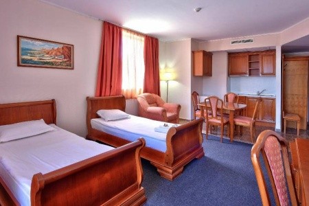 Estreya Residence - 36