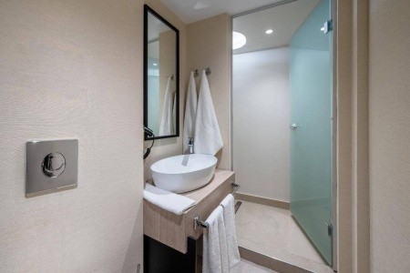 Zenith (Ex.marlin Beach) - 18