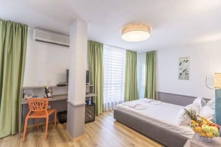 Boulevard Boutique - 13