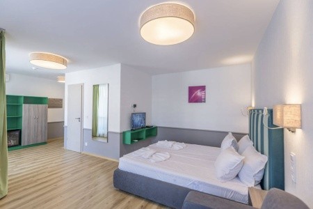 Boulevard Boutique - 23