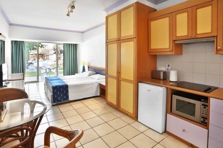 Paphos Gardens Holiday Resort - 22