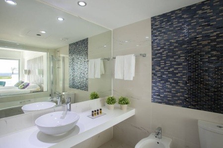 King Evelthon Beach Hotel And Resort - 35