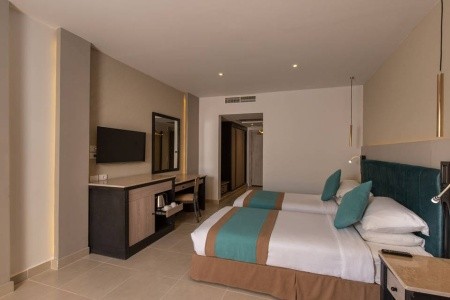 Long Beach Resort - 88