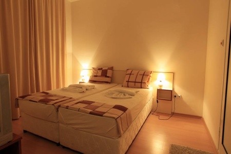 Rainbow 2 Beach Apartments - 9