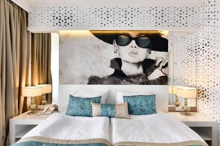 Europe & Casino - 24