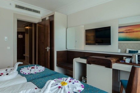 Turecko Alanya The Lumos Deluxe Resort 9 dňový pobyt Ultra All inclusive Letecky Letisko: Praha September 2026 ( 6/09/26-14/09/26)