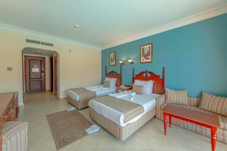 Titanic Beach Spa & Aquapark - 60