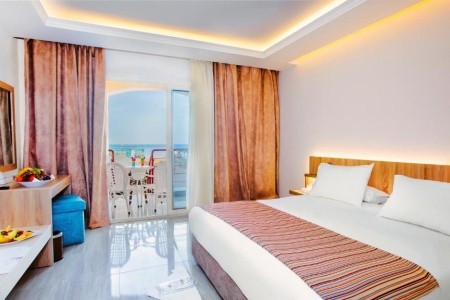 Titanic Beach Spa & Aquapark - 61