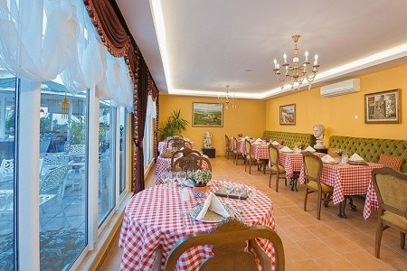 Antique Roman Palace - 13