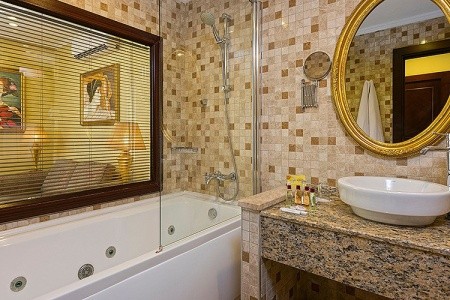 Antique Roman Palace - 28