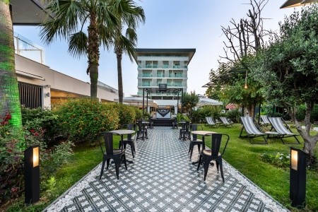 Turecko Turecká riviéra White City Resort 9 dňový pobyt Ultra All inclusive Letecky Letisko: Praha July 2026 (20/07/26-28/07/26)