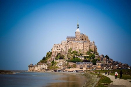 Normandia a Bretónsko, Rouen, Fécamp, Etretat, Snídaně