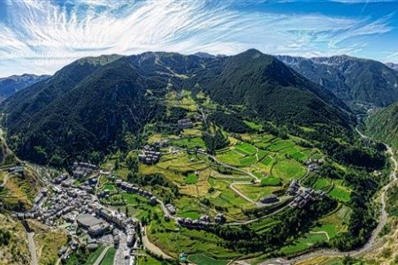 Katalánsko, Girona a Andorra, Sant Joan de les Abadesses, Ribes de Fresser, Andorra, Girona, Llívia, Costa Brava - 1