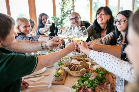 Rakúsko Štajersko Jufa Tieschen 4 dňový pobyt Raňajky Vlastná June 2026 (27/06/26-30/06/26)