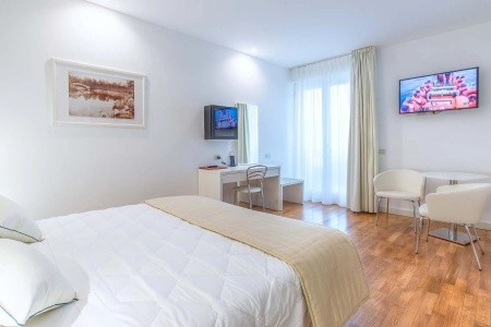 Taliansko Toskánsko Versilia Palace 10 dňový pobyt Raňajky Vlastná June 2026 (22/06/26- 1/07/26)