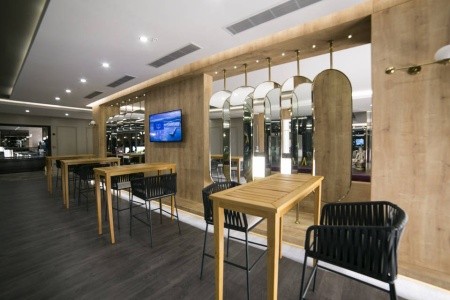 Sailors Beach Club - 32