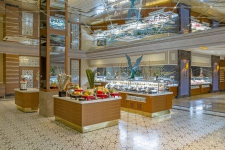 Royal Holiday Palace - 10