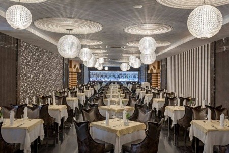 Royal Holiday Palace - 12