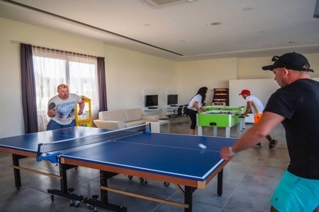 The Lumos Deluxe Resort - 14