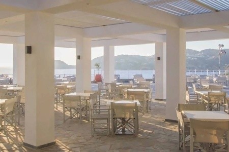 Peninsula Resort & Spa - 11