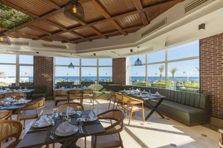 Posh Club By Sunrise Diamond Beach - 11