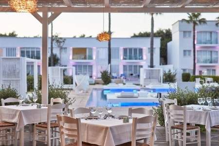 So White Club Resort - 12