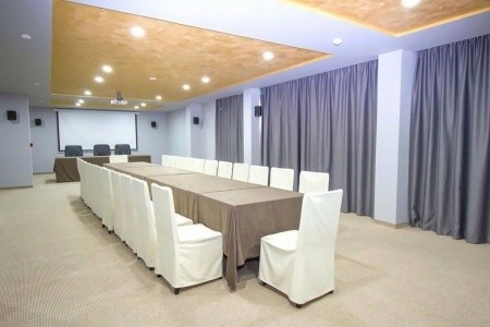 Best Western Plus Premium Inn & Casino - 11