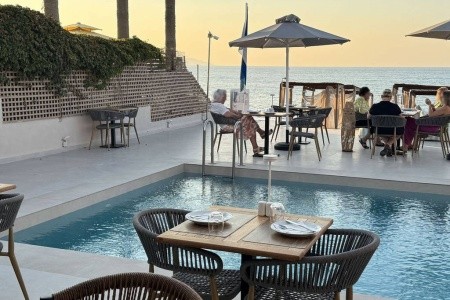 Grécko Kréta The Noverian Antama, Organic Beach Resort Chania 15 dňový pobyt Polpenzia Letecky Letisko: Praha June 2026 (17/06/26- 1/07/26)