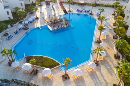 Ivy Cyrene Island Resort - 3