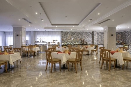 Ivy Cyrene Island Resort - 18