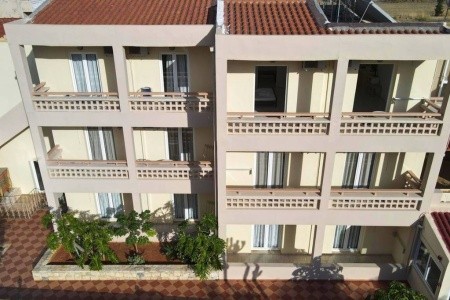 Sunset Studios & Apartments By Estia