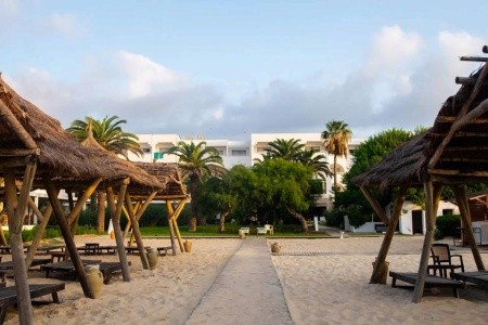 The Orangers Beach Resort & Bungalows - 17