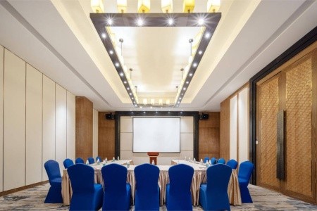 Čína Hainan Harman Resort Hotel Sanya 8 dňový pobyt Polpenzia Letecky Letisko: Praha March 2026 (15/03/26-22/03/26)