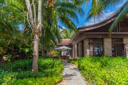 The St. Regis Yalong Bay Resort (Sanya) - 7