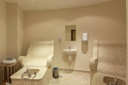 Vineyards Resort & Spa - 9