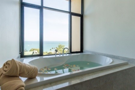 Bandara Phuket Beach Resort - 42