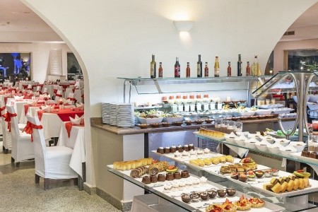 The Three Corners Equinox Beach Resort - 59