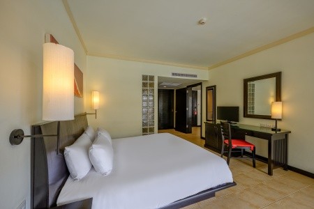 Thajsko Phuket Centara Kata Phuket 9 dňový pobyt Raňajky Letecky Letisko: Praha December 2026 (31/12/26- 8/01/27)