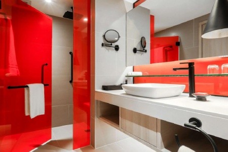 Radisson Red Phuket Patong Beach - 8