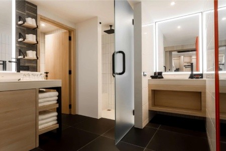 Radisson Red Phuket Patong Beach - 29