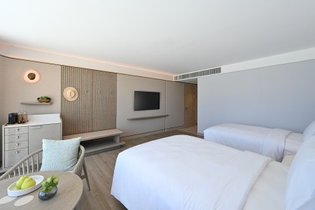 Thajsko Phuket Veranda Resort Phuket, Autograph Collection 14 dňový pobyt Raňajky Letecky Letisko: Praha July 2026 ( 1/07/26-14/07/26)