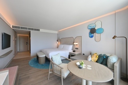 Thajsko Phuket Veranda Resort Phuket, Autograph Collection 14 dňový pobyt Raňajky Letecky Letisko: Praha July 2026 ( 1/07/26-14/07/26)