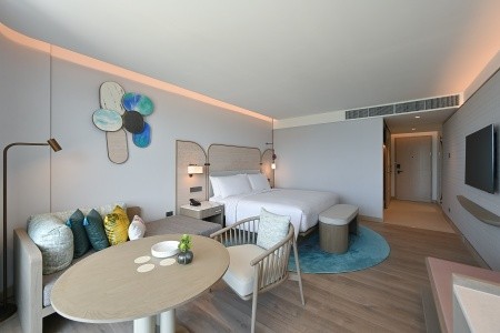 Thajsko Phuket Veranda Resort Phuket, Autograph Collection 14 dňový pobyt Raňajky Letecky Letisko: Praha July 2026 ( 1/07/26-14/07/26)