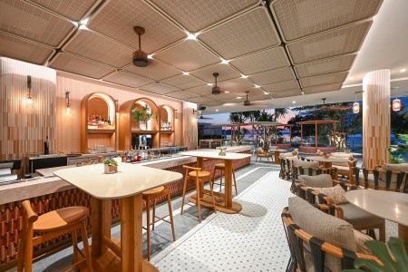 Thajsko Phuket Veranda Resort Phuket, Autograph Collection 14 dňový pobyt Raňajky Letecky Letisko: Praha July 2026 ( 1/07/26-14/07/26)