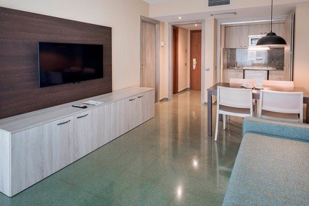 Španielsko Costa Brava Oasis Park 12 dňový pobyt Polpenzia Letecky Letisko: Praha June 2026 (23/06/26- 4/07/26)