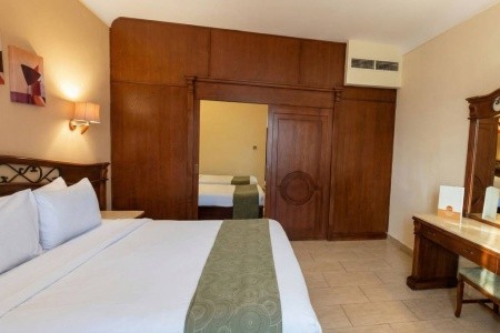 Regency Plaza Aquapark & Spa - 77