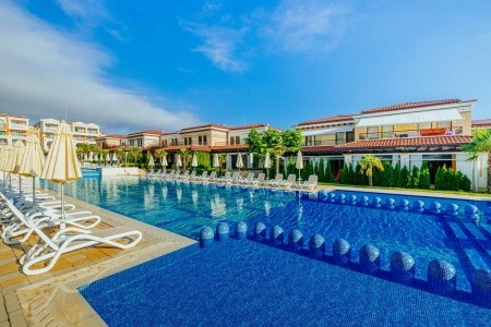 Green Life Beach Resort - 6