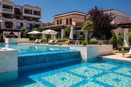 Green Life Beach Resort - 17