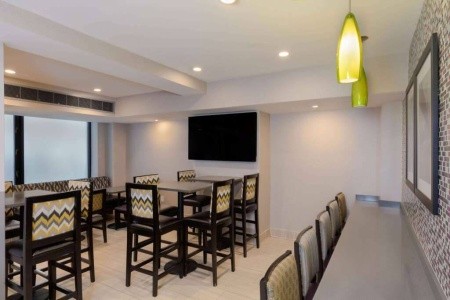 La Quinta Inn And Suites New York City Central Park - 7