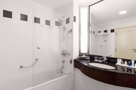 Radisson Blu Carlton - 7